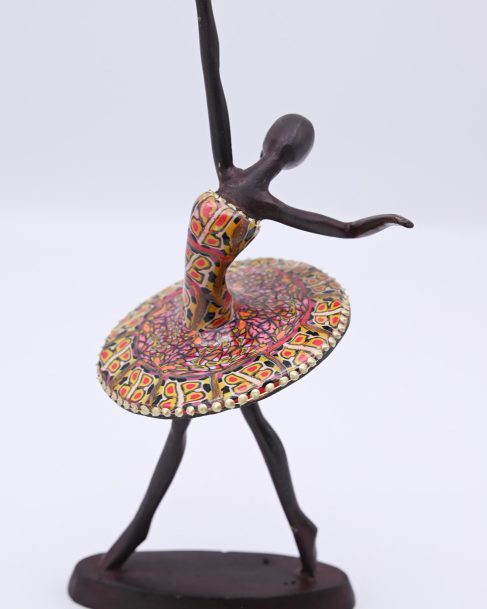 <div><strong><span style="color: #ff6600">VENDU</span></strong></div>Petite danseuse n°1